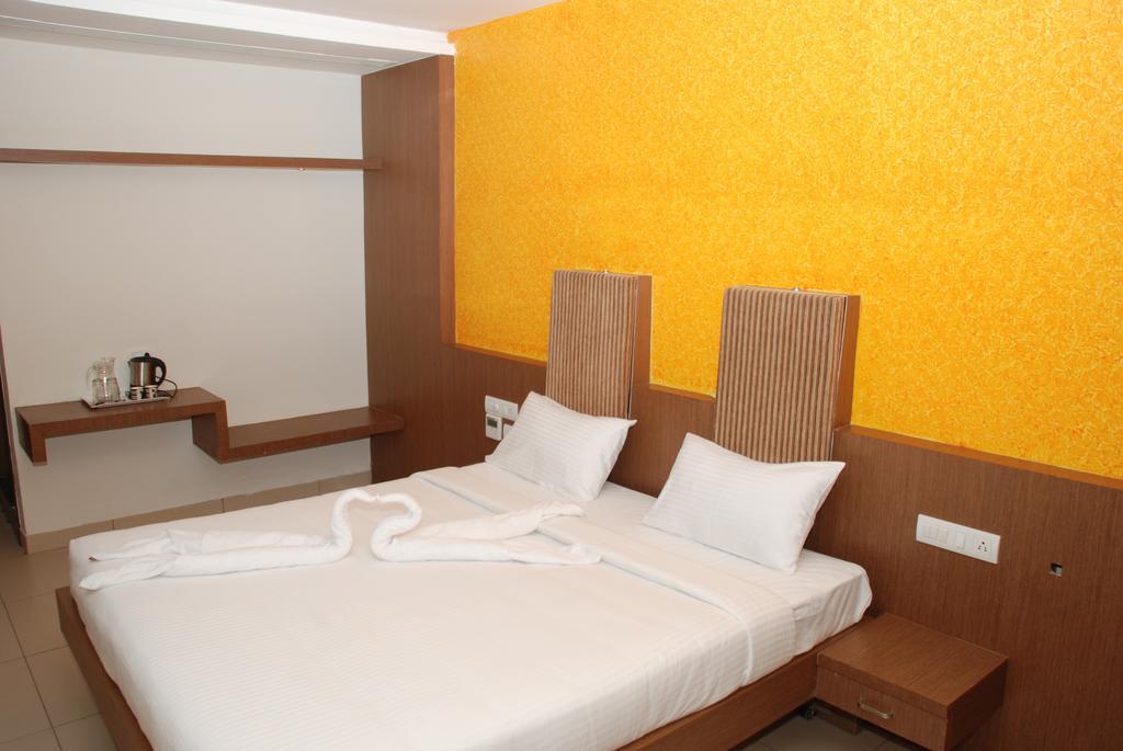 Hotel Pla Amrith Inn Tiruchirappalli מראה חיצוני תמונה