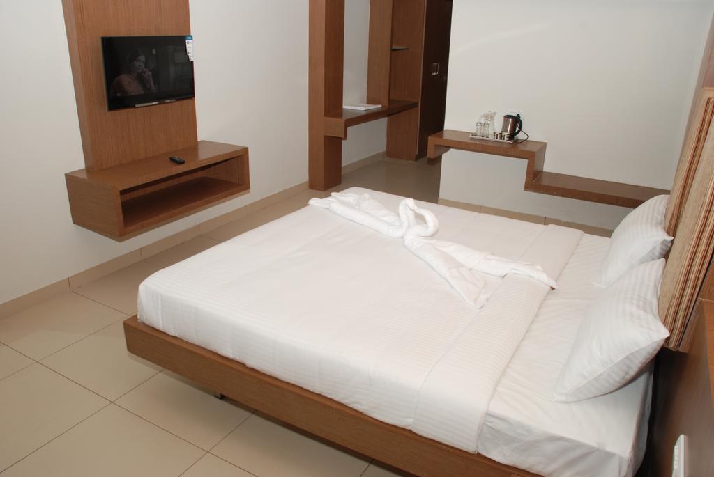 Hotel Pla Amrith Inn Tiruchirappalli מראה חיצוני תמונה