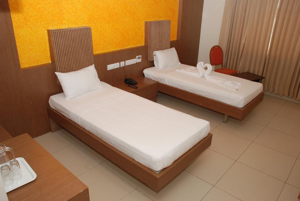 Hotel Pla Amrith Inn Tiruchirappalli מראה חיצוני תמונה