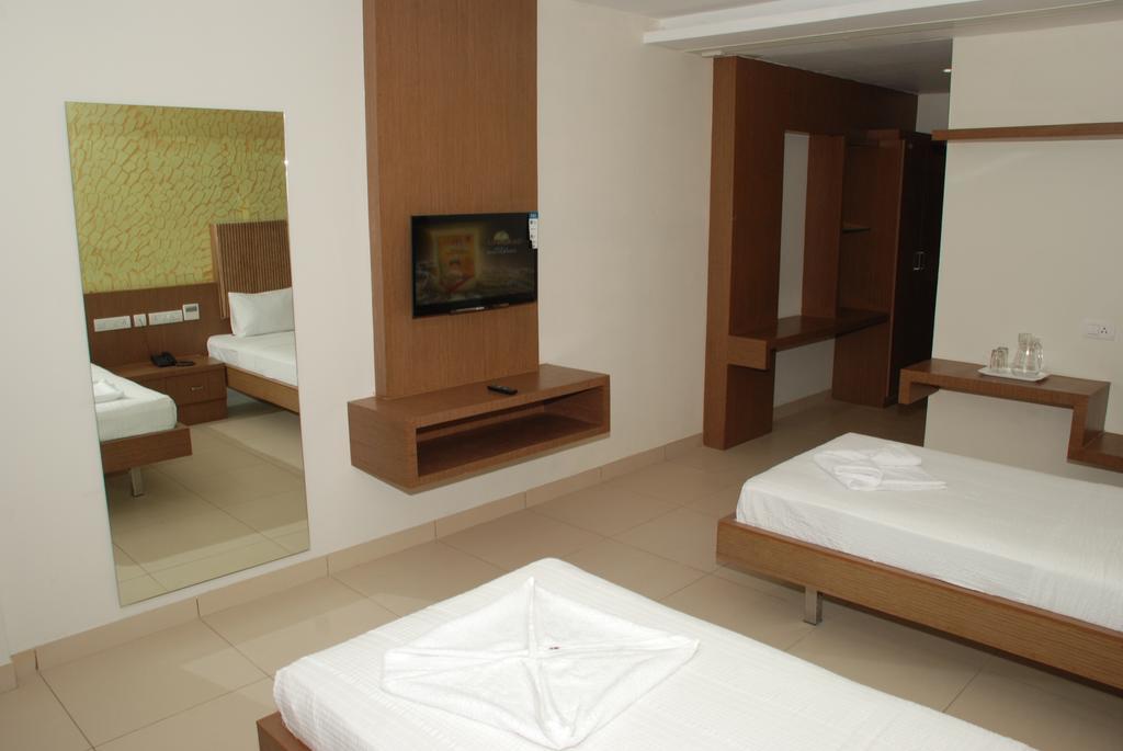 Hotel Pla Amrith Inn Tiruchirappalli מראה חיצוני תמונה