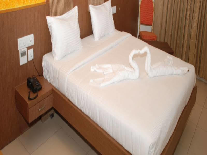 Hotel Pla Amrith Inn Tiruchirappalli מראה חיצוני תמונה
